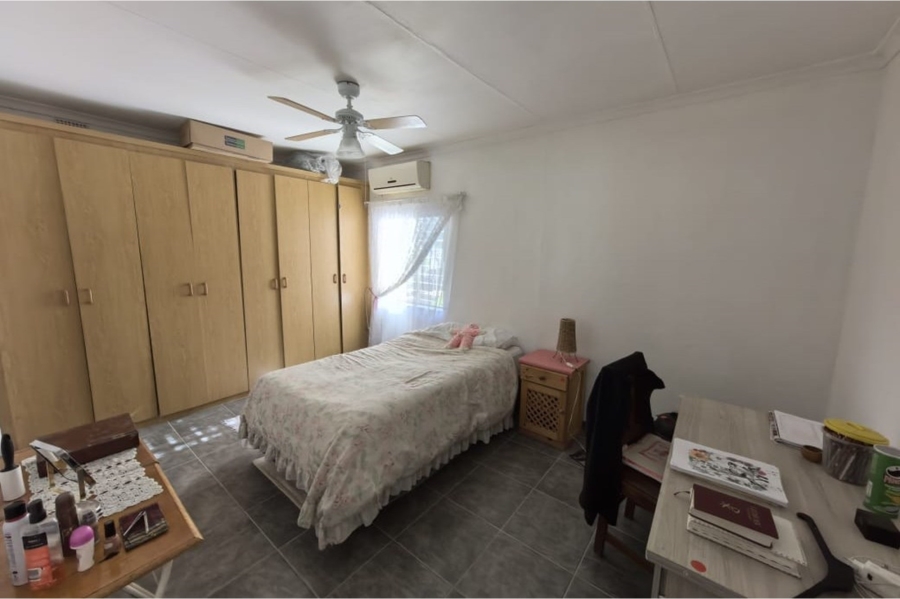 5 Bedroom Property for Sale in Hadison Park Northern Cape